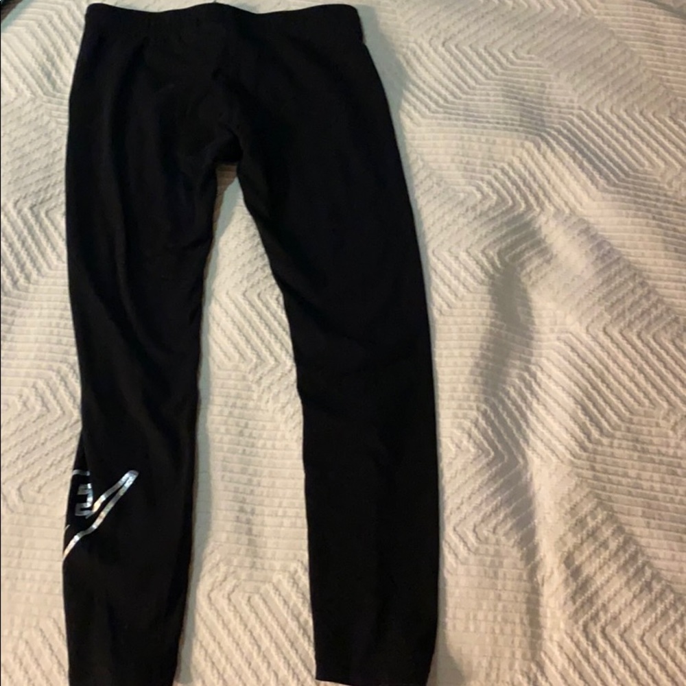 Black Nike leggings